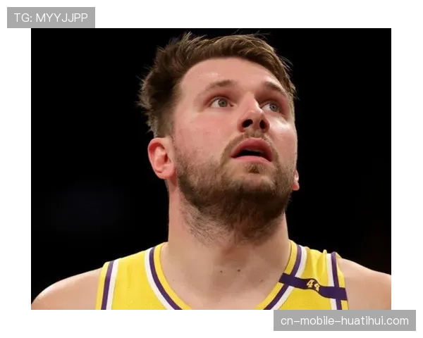 东契奇空砍43分勇士力克湖人 收获新赛季首胜